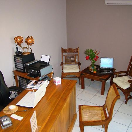 Hotel Ylang Ylang แซ็งต์-จีลส์-เลส์-แบ็งส์ ภายนอก รูปภาพ