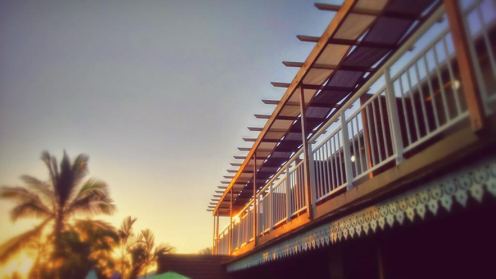 Hotel Ylang Ylang แซ็งต์-จีลส์-เลส์-แบ็งส์ ภายนอก รูปภาพ
