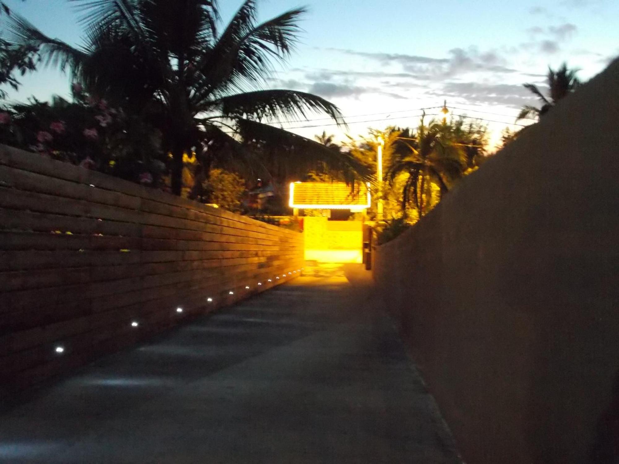 Hotel Ylang Ylang แซ็งต์-จีลส์-เลส์-แบ็งส์ ภายนอก รูปภาพ