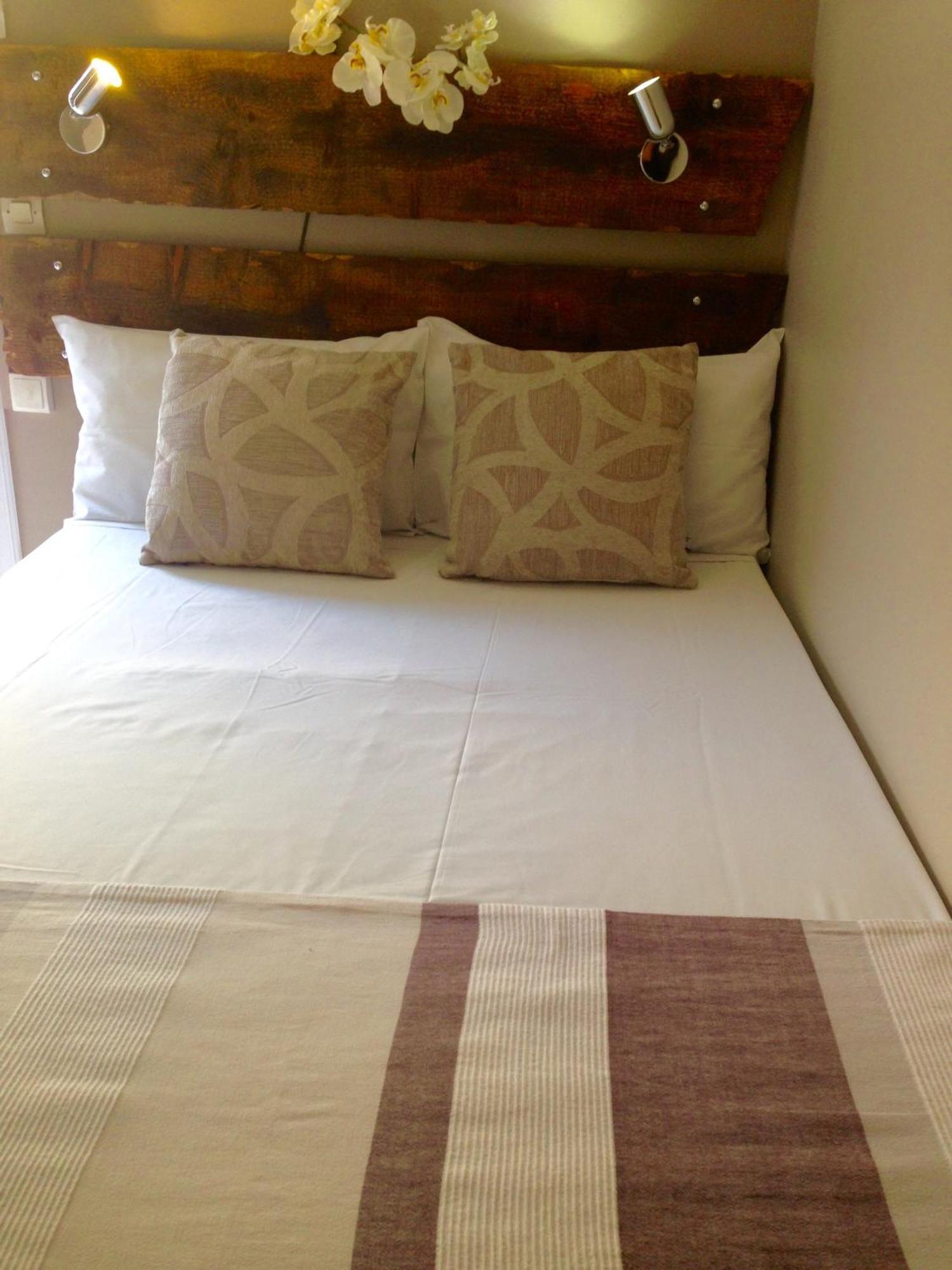 Hotel Ylang Ylang แซ็งต์-จีลส์-เลส์-แบ็งส์ ห้อง รูปภาพ