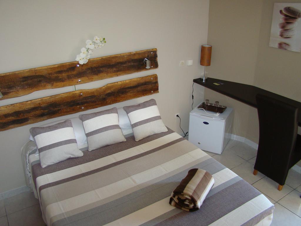 Hotel Ylang Ylang แซ็งต์-จีลส์-เลส์-แบ็งส์ ห้อง รูปภาพ