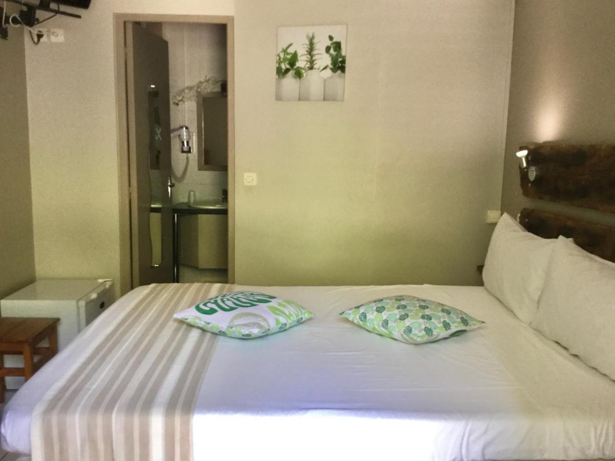 Hotel Ylang Ylang แซ็งต์-จีลส์-เลส์-แบ็งส์ ภายนอก รูปภาพ
